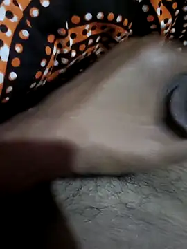 Snapshot of hq9870a chatting on February 4, 7:44 pm hq9870a online show from February 4, 7:44 pm