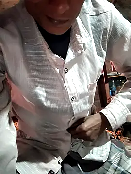 Snapshot of hq9870a chatting on January 15, 10:09 am hq9870a online show from January 15, 10:09 am