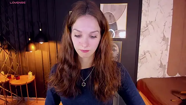 Snapshot of MirandaGlow chatting on January 30, 5:41 am MirandaGlow online show from January 30, 5:41 am