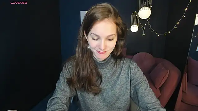 Snapshot of MirandaGlow chatting on February 12, 5:47 am MirandaGlow online show from February 12, 5:47 am