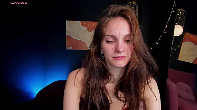 Snapshot of MirandaGlow chatting on March 6, 11:58 am MirandaGlow online show from March 6, 11:58 am