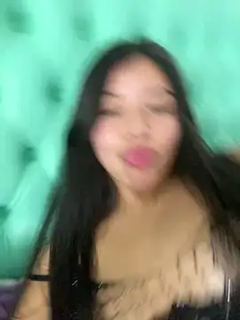 Snapshot of DulceAngelica chatting on April 4, 4:44 am DulceAngelica online show from April 4, 4:44 am