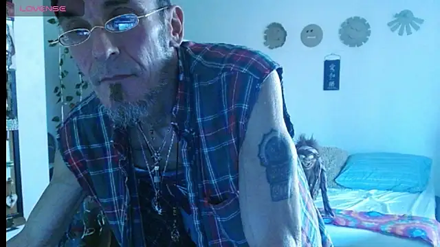 Snapshot of mycock2474u chatting on March 17, 1:14 am mycock2474u online show from March 17, 1:14 am