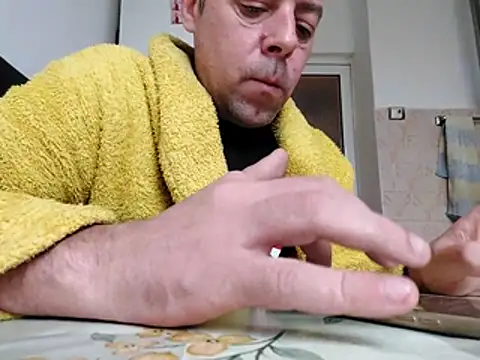 Snapshot of david_geam chatting on April 4, 5:27 am david geam online show from April 4, 5:27 am