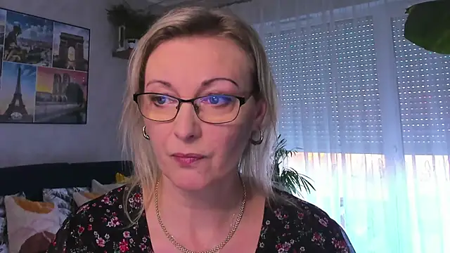 vanessa chat online show from February 3, 2:24 pm