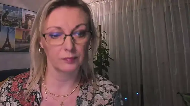 vanessa chat online show from February 24, 5:42 pm