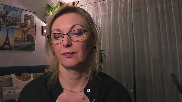 vanessa chat online show from March 3, 8:32 pm