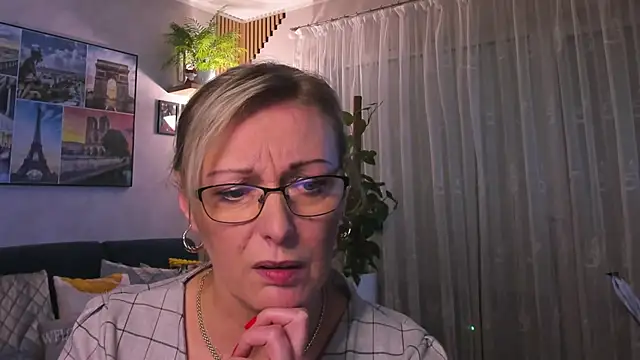 vanessa chat online show from March 4, 9:00 pm