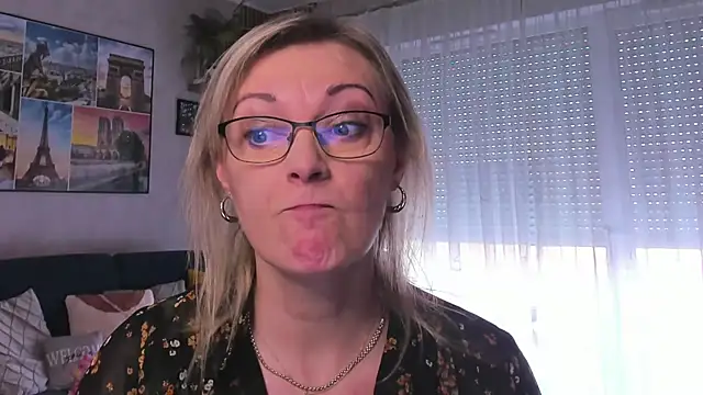 vanessa chat online show from March 5, 2:23 pm