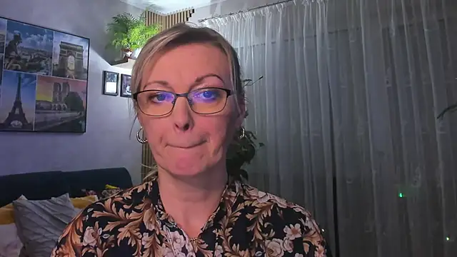 vanessa chat online show from March 12, 6:00 pm