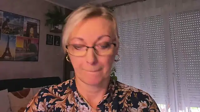 vanessa chat online show from September 16, 1:23 pm