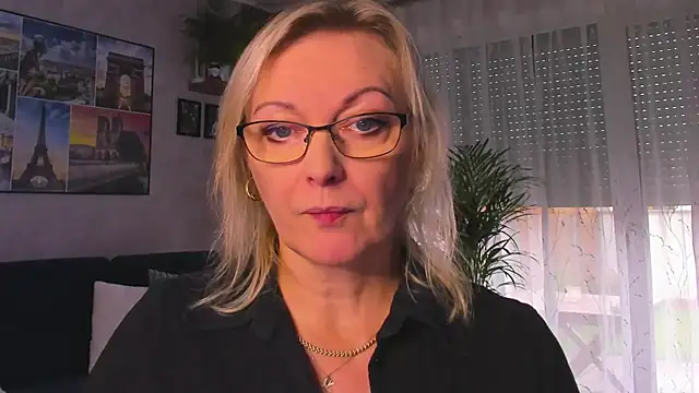 vanessa chat online show from November 10, 2:16 pm