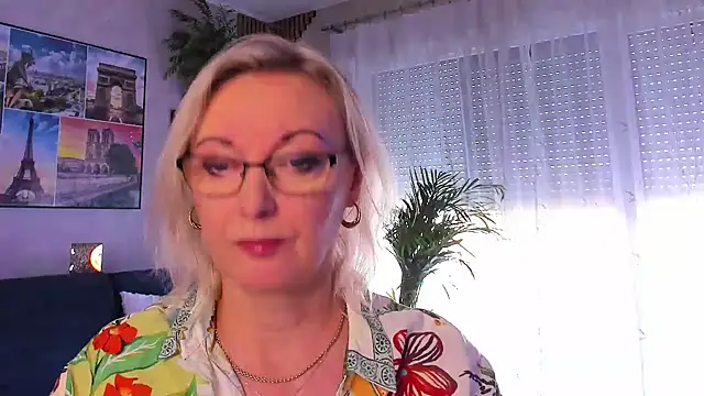 vanessa chat online show from May 19, 1:28 pm