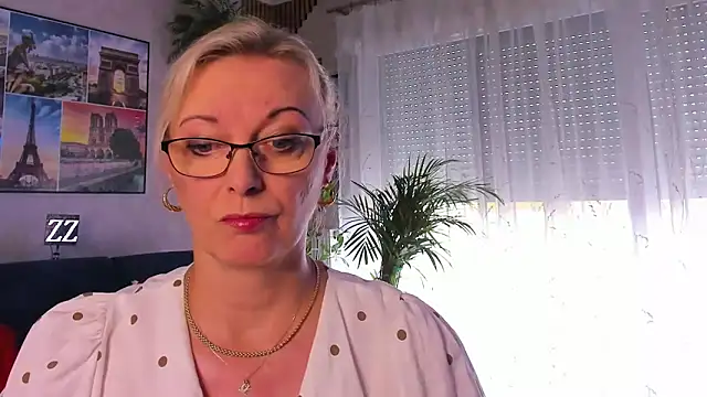 vanessa chat online show from May 24, 1:27 pm