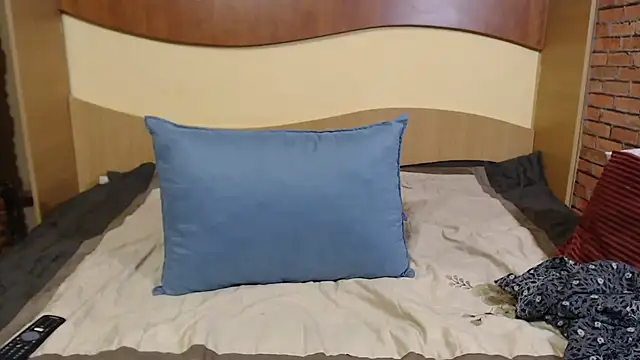 EvelyneFlirtyMilf online show from February 14, 6:02 am