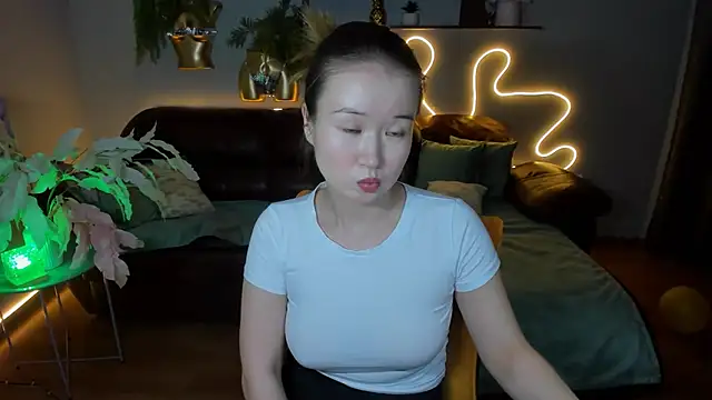 PollyOcean online show from December 19, 2:46 pm