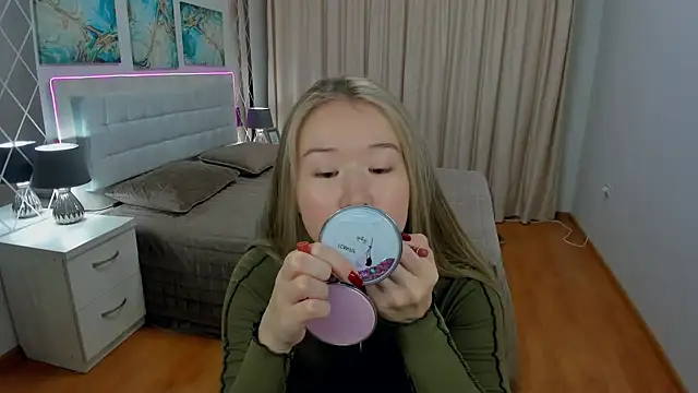 PollyOcean online show from January 30, 10:50 am