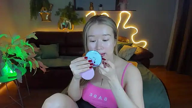 PollyOcean online show from February 1, 9:54 am