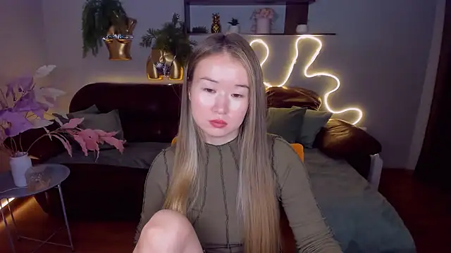 PollyOcean online show from February 15, 9:49 am