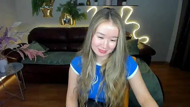 PollyOcean online show from February 21, 1:33 pm