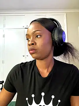 LuciousLips96 online show from October 26, 7:25 am