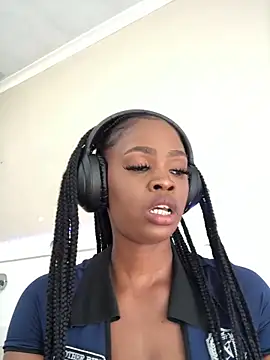 LuciousLips96 online show from November 12, 8:59 am