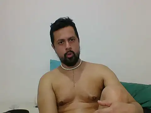 Snapshot of TRIISTAN_KING10 chatting on December 10, 10:58 pm TRIISTAN KING10 online show from December 10, 10:58 pm