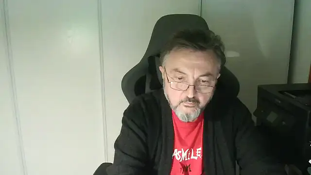 steb06 online show from December 3, 4:38 pm