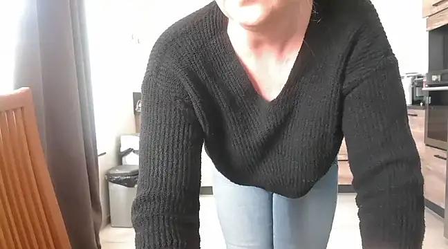 Snapshot of lilie69 chatting on February 14, 11:53 am lilie69 online show from February 14, 11:53 am