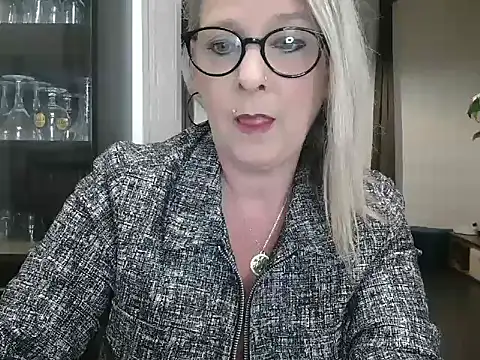 Snapshot of lilie69 chatting on March 22, 11:21 am lilie69 online show from March 22, 11:21 am