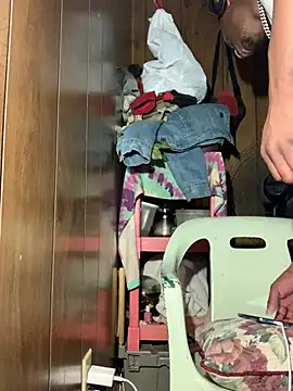 Snapshot of Tristris100 chatting on December 10, 1:32 am Tristris100 online show from December 10, 1:32 am