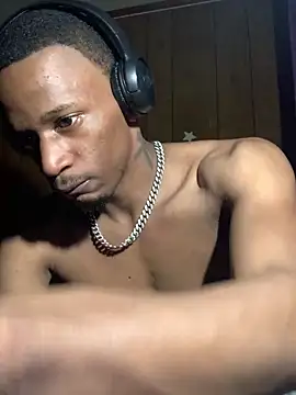 Snapshot of Tristris100 chatting on December 11, 7:46 pm Tristris100 online show from December 11, 7:46 pm