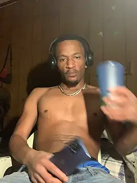 Snapshot of Tristris100 chatting on December 12, 10:31 pm Tristris100 online show from December 12, 10:31 pm