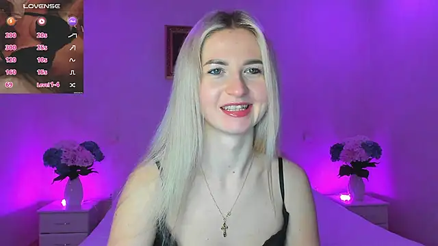 Snapshot of AnnaCarrera chatting on December 3, 9:34 pm AnnaCarrera online show from December 3, 9:34 pm