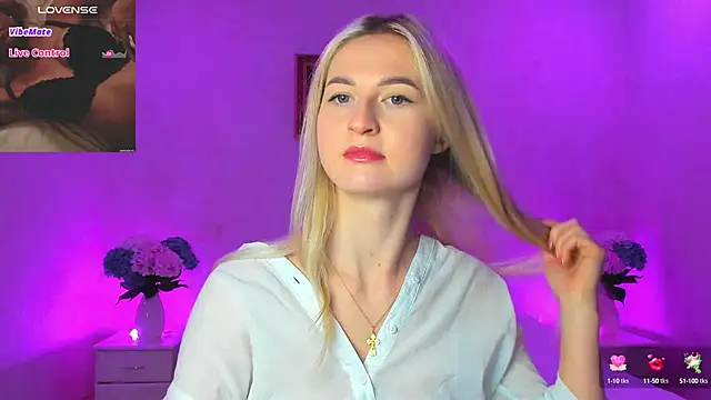 Snapshot of AnnaCarrera chatting on December 4, 7:56 pm AnnaCarrera online show from December 4, 7:56 pm