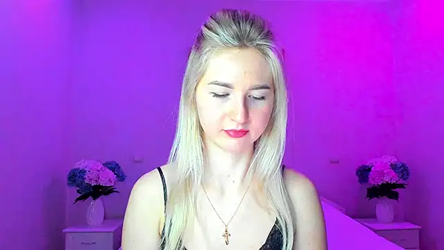 Snapshot of AnnaCarrera chatting on December 8, 10:36 pm AnnaCarrera online show from December 8, 10:36 pm