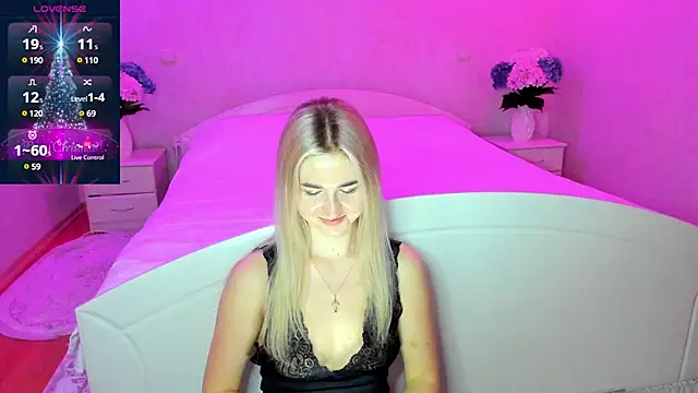 Snapshot of AnnaCarrera chatting on December 10, 8:27 pm AnnaCarrera online show from December 10, 8:27 pm