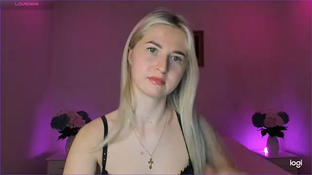 Snapshot of AnnaCarrera chatting on December 28, 11:16 pm AnnaCarrera online show from December 28, 11:16 pm