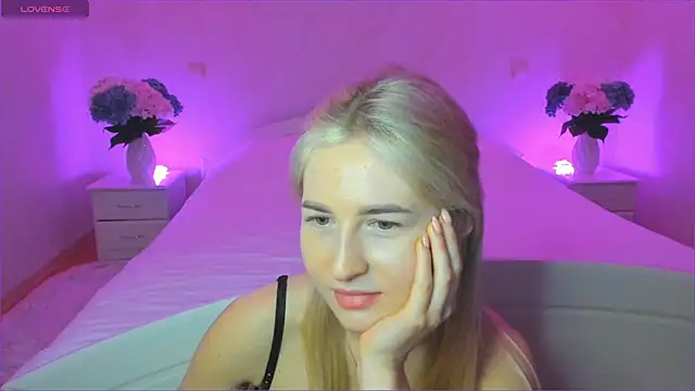 Snapshot of AnnaCarrera chatting on January 8, 1:32 am AnnaCarrera online show from January 8, 1:32 am