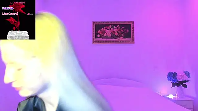 Snapshot of AnnaCarrera chatting on March 3, 9:05 pm AnnaCarrera online show from March 3, 9:05 pm