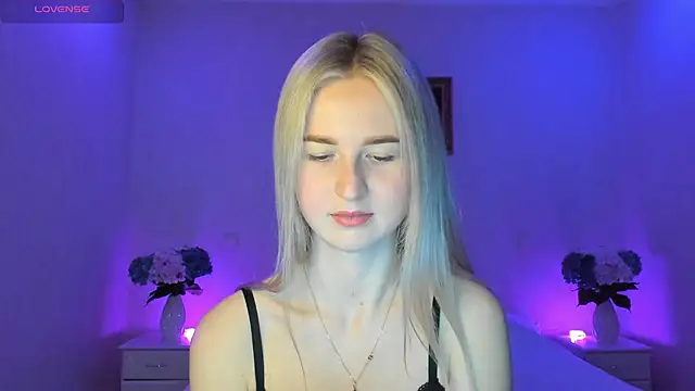 Snapshot of AnnaCarrera chatting on March 7, 8:00 pm AnnaCarrera online show from March 7, 8:00 pm