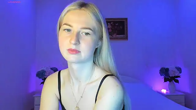 Snapshot of AnnaCarrera chatting on March 17, 8:19 pm AnnaCarrera online show from March 17, 8:19 pm