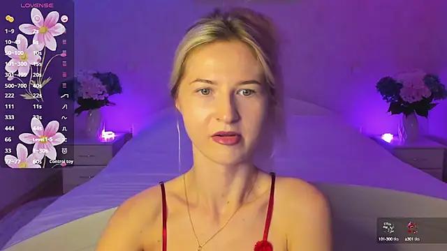 Snapshot of AnnaCarrera chatting on September 15, 5:57 pm AnnaCarrera online show from September 15, 5:57 pm