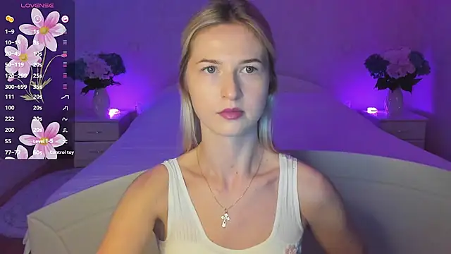 Snapshot of AnnaCarrera chatting on September 18, 6:32 pm AnnaCarrera online show from September 18, 6:32 pm