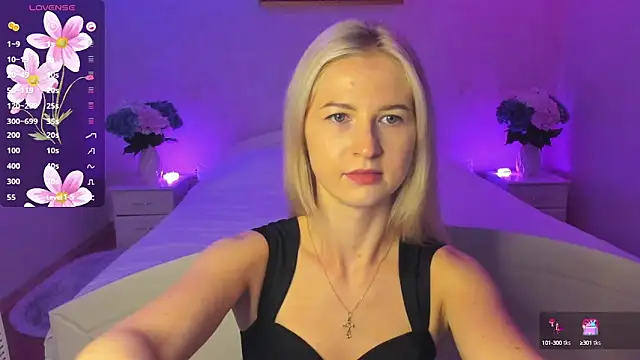 Snapshot of AnnaCarrera chatting on October 13, 9:04 pm AnnaCarrera online show from October 13, 9:04 pm