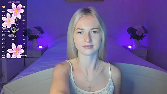 Snapshot of AnnaCarrera chatting on October 16, 6:31 pm AnnaCarrera online show from October 16, 6:31 pm