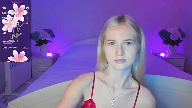 Snapshot of AnnaCarrera chatting on October 17, 8:11 pm AnnaCarrera online show from October 17, 8:11 pm