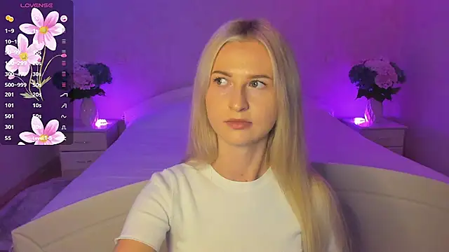 Snapshot of AnnaCarrera chatting on October 20, 7:03 pm AnnaCarrera online show from October 20, 7:03 pm