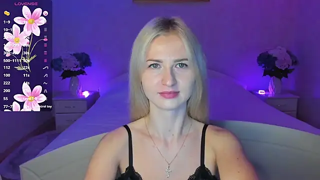 Snapshot of AnnaCarrera chatting on October 26, 9:42 pm AnnaCarrera online show from October 26, 9:42 pm