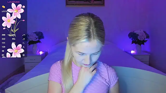 Snapshot of AnnaCarrera chatting on October 31, 9:27 pm AnnaCarrera online show from October 31, 9:27 pm